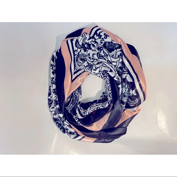 ❌SOLD OUT❌ Harve Bernard • Scarf BRAND NEW W TAGS! - Picture 2 of 4
